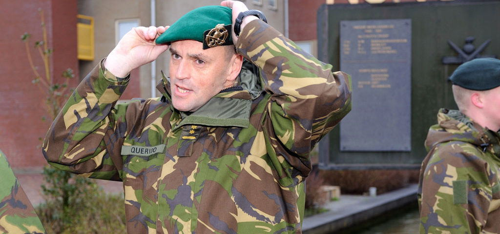 Commandant KCT ontvangt groene baret