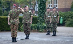 Rode baret voor nieuwe commandant luchtmobiele brigade