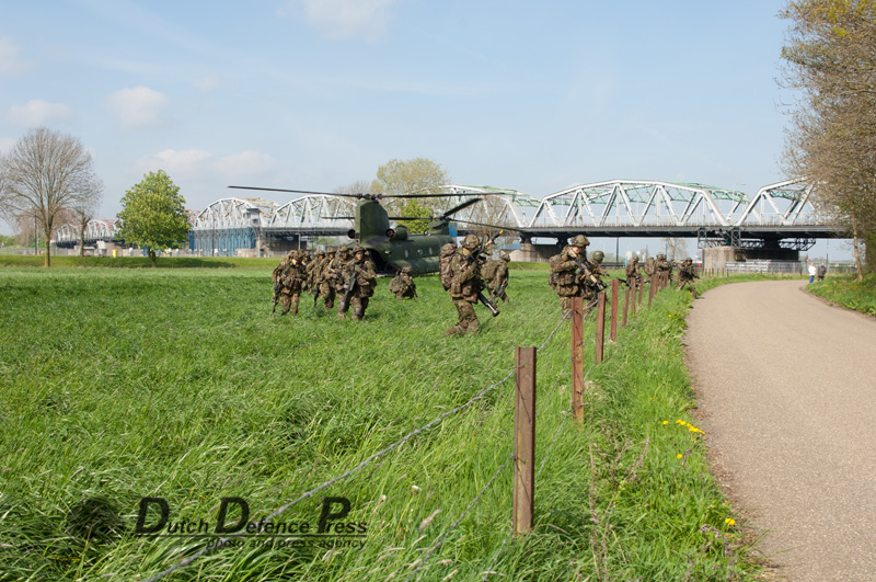 DDP-Grave-25042012-(29-van-83)