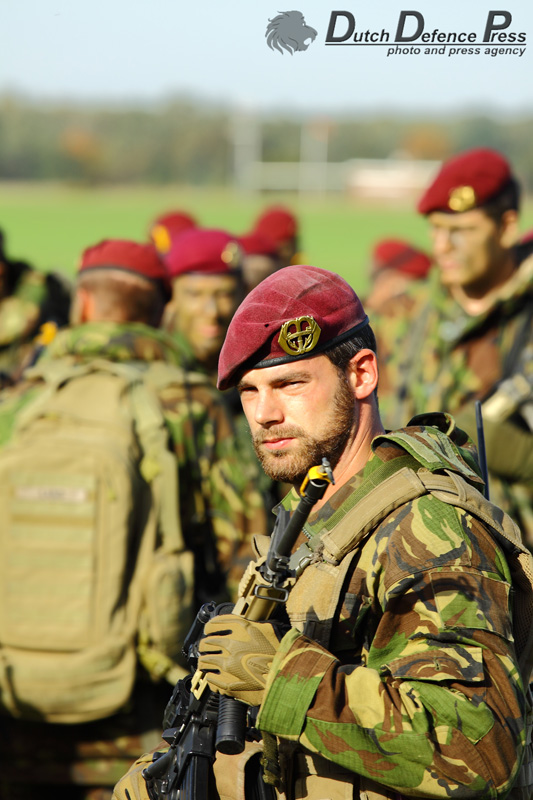 twee-decennia-nederlandse-rode-baretten-11-luchtmobiele-brigade-air