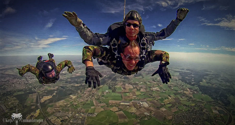 Als een Feniks zo vrij in de lucht