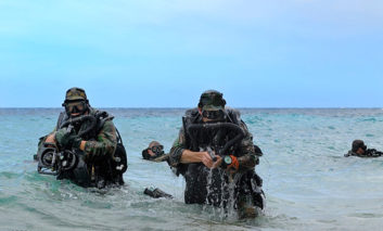 Dutch SF-operators train in the Caribbean