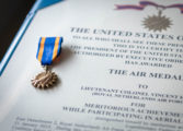 Gevechtsvliegers krijgen Amerikaanse Air Medal