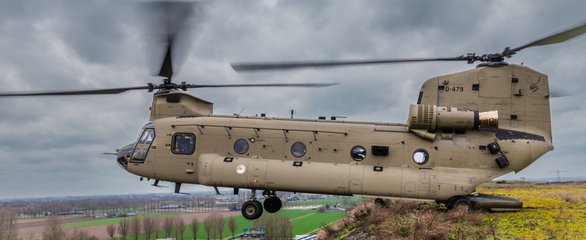 Pinnacle pick-up door een CH-47F