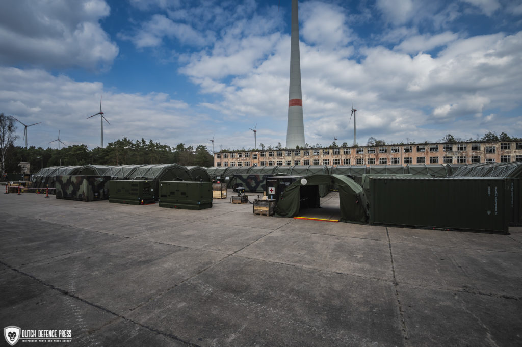 Het Role 2 Enhanced op de paradeplaats van de voormalige Sovjet luchtmachtbasis